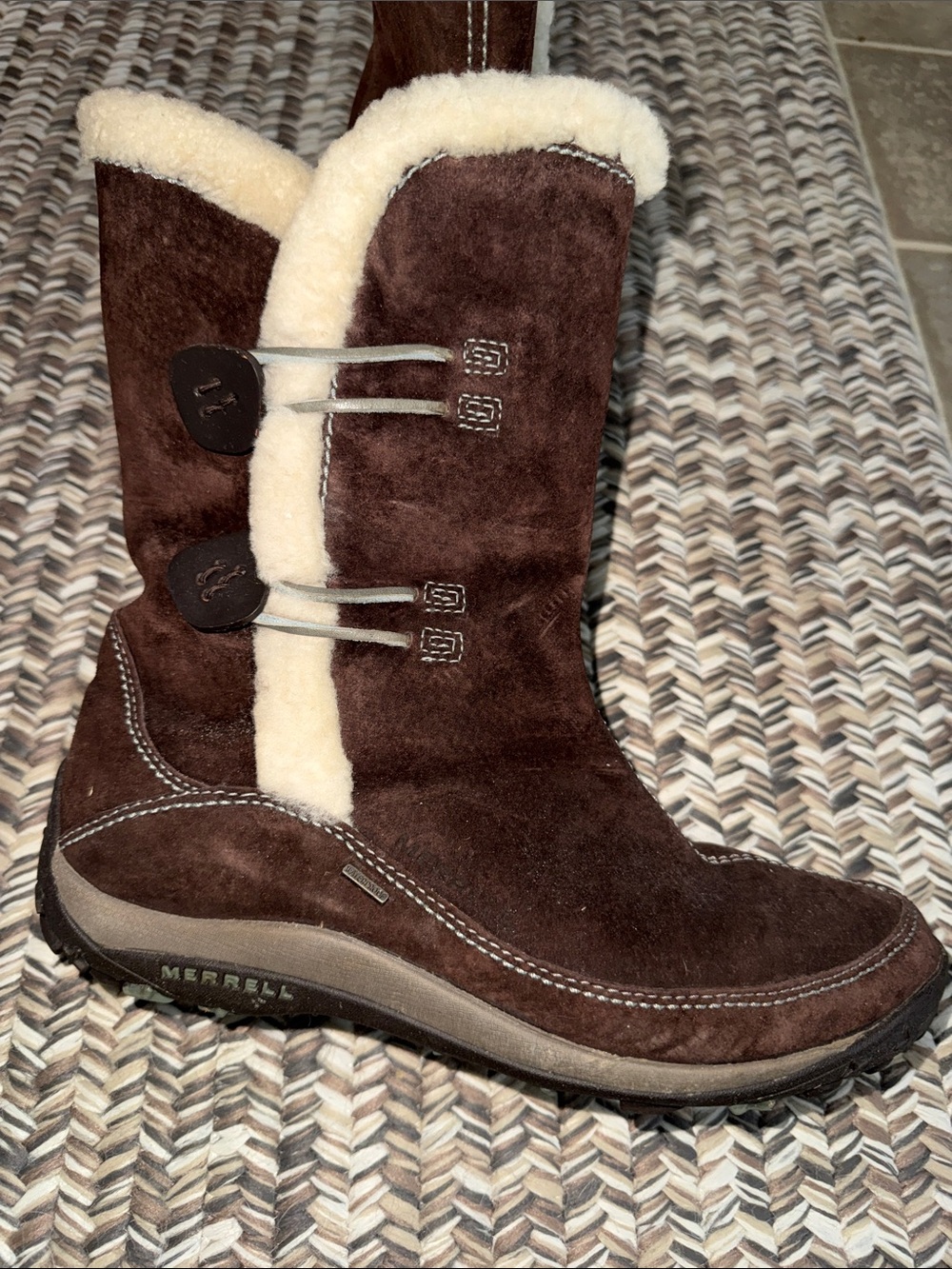 Merrell Women's Dark Brown Suede Winter Boot with Cream Shearling Trim